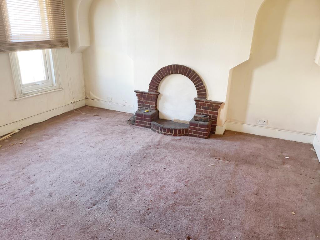 Lot: 119 - LEASEHOLD HOUSE FOR IMPROVEMENT -